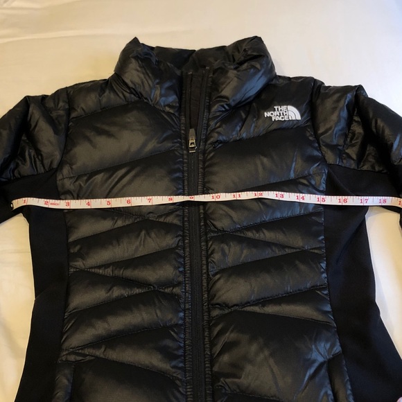 North Face Women’s Jacket - Picture 9 of 10